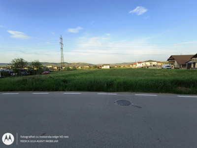 Teren de vânzare într-o zonă liniștită, aproape de pădure – 1.148 mp