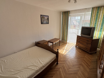 Apartament 3 camere de închiriat – ultracentral, ideal familie sau studenți